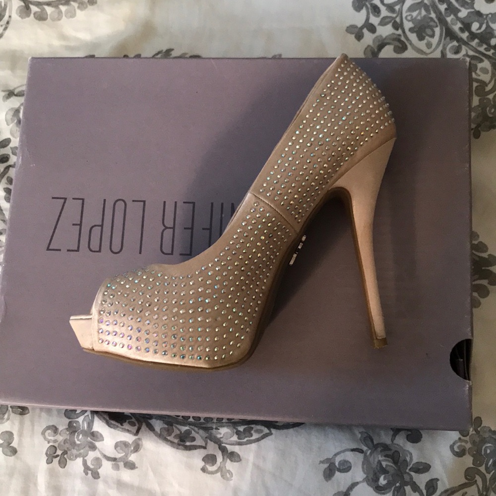 Heels - Picture 2 of 8